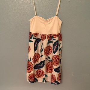 Roxy size medium white and pink flower dress